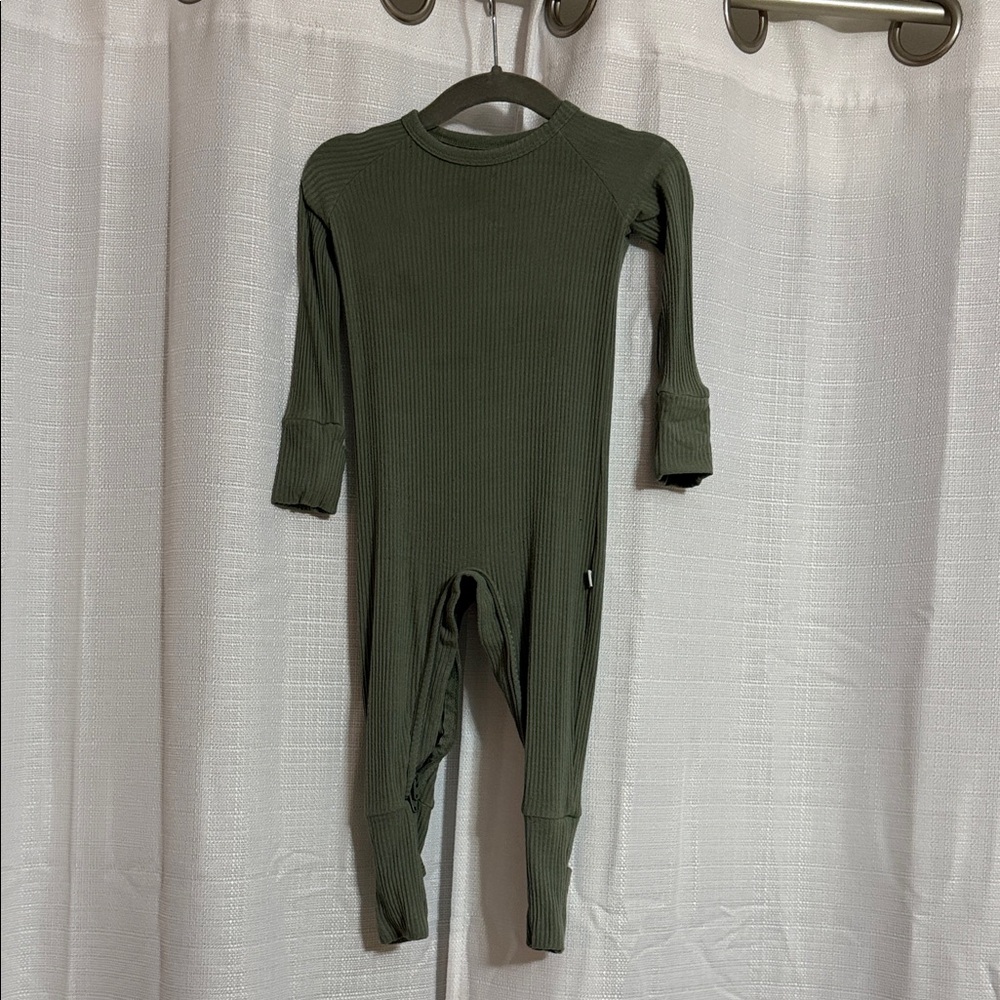 Little Sleepies Forest Green Ribbed croissant